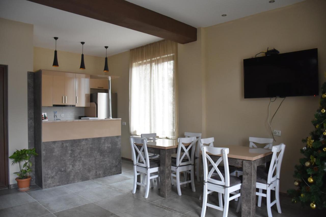 Nikala'S House Hotel Borjomi ภายนอก รูปภาพ